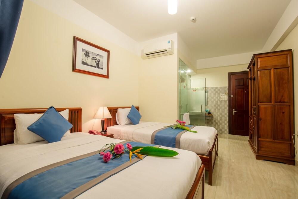 Prince Hotel Hoi An Bagian luar foto