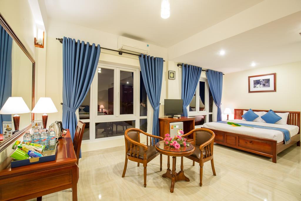 Prince Hotel Hoi An Bagian luar foto