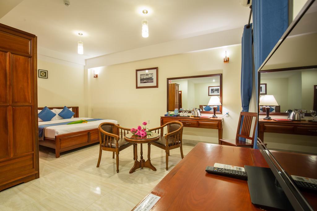 Prince Hotel Hoi An Bagian luar foto