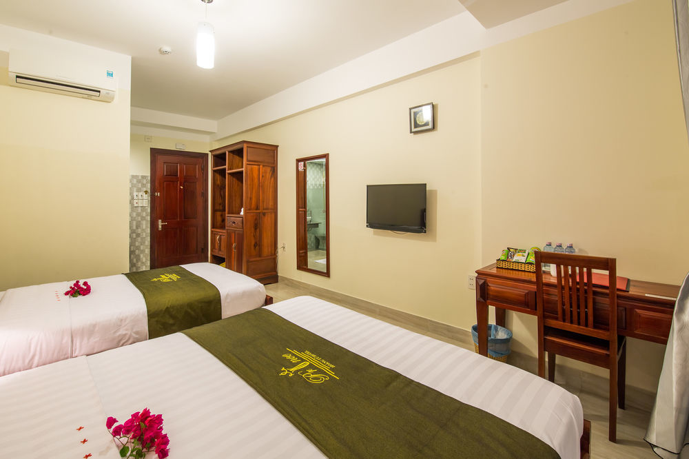 Prince Hotel Hoi An Bagian luar foto