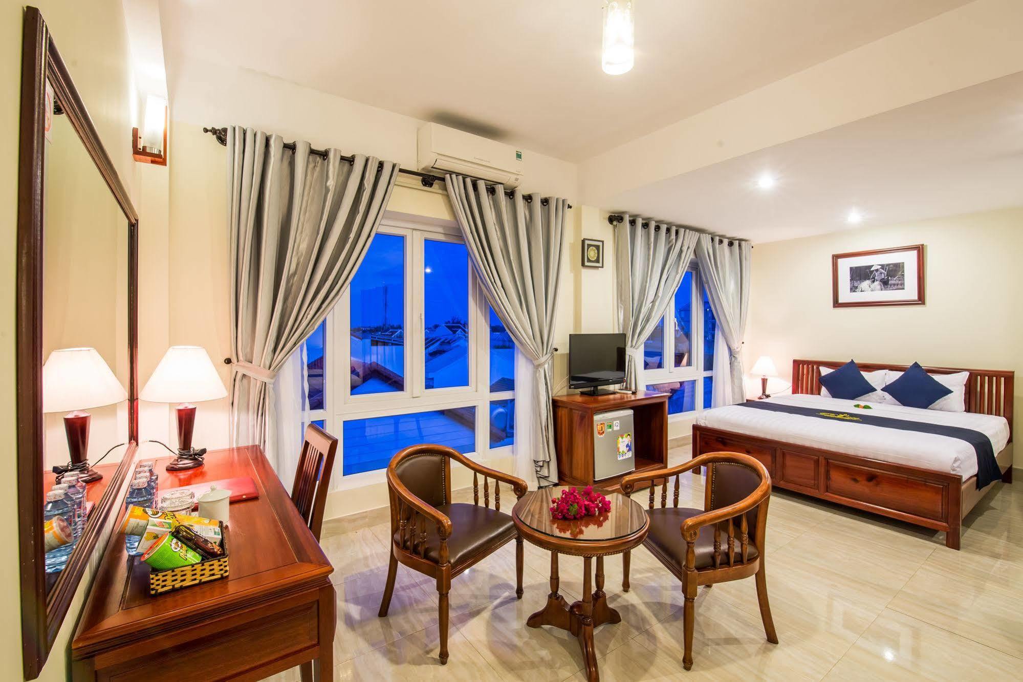 Prince Hotel Hoi An Bagian luar foto