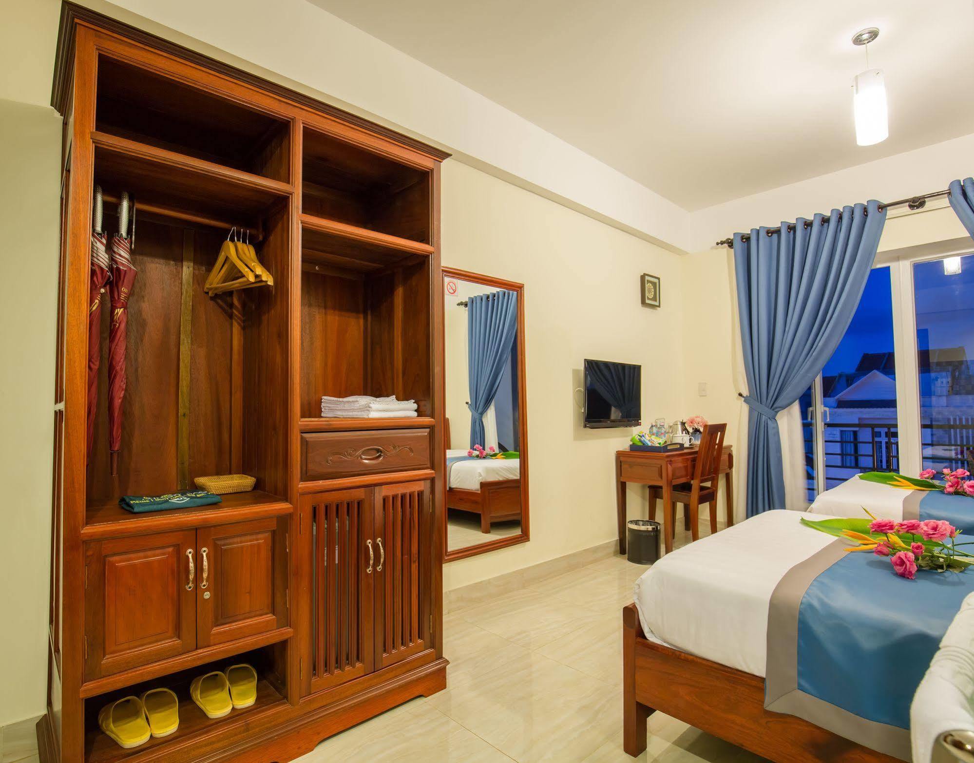 Prince Hotel Hoi An Bagian luar foto